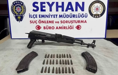 Kadının pazar arabasından Kalaşnikof çıktı