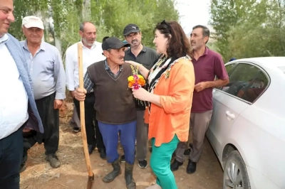 Sunay Karamık’tan 5 günde 7 ilçeye ziyaret