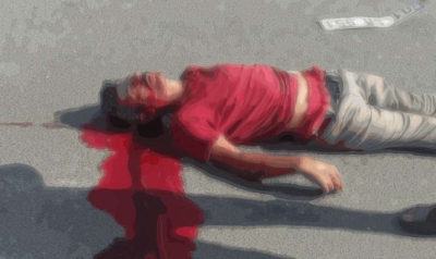 Önce kendini yakmaya çalıştı, sonra arabanın önüne atlayarak intihar etti