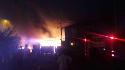 Sarıçam’da oduncu dükkanında yangın