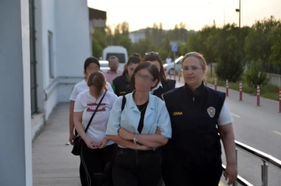 Depremzede seçmene hakaret eden 8 hesap yöneticisi yakalandı