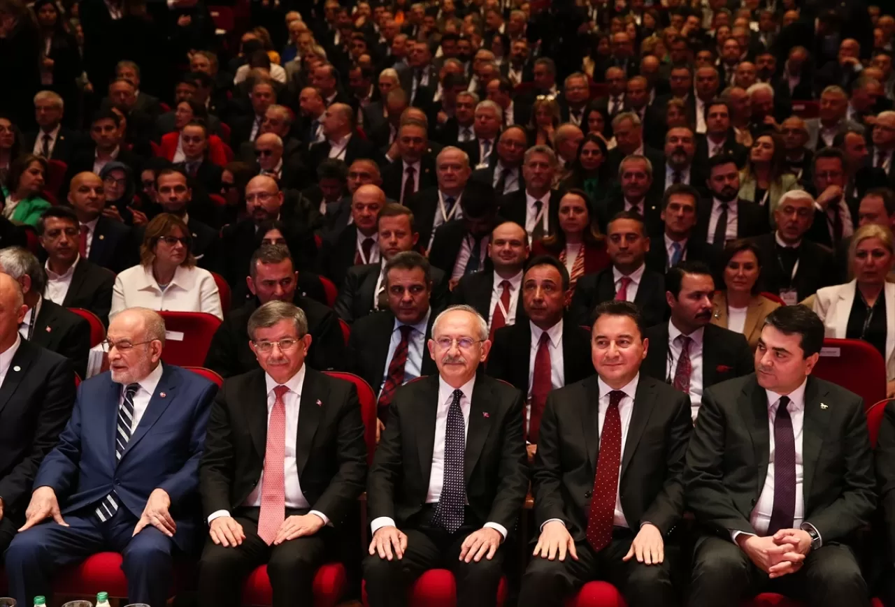 Kemal-Kilicdaroglu-ve-altili-masa-liderleri.webp