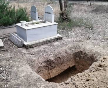 Kozan'da doğum gününe 2 gün kala kalp krizinden ölen Ahmet, defnedildi