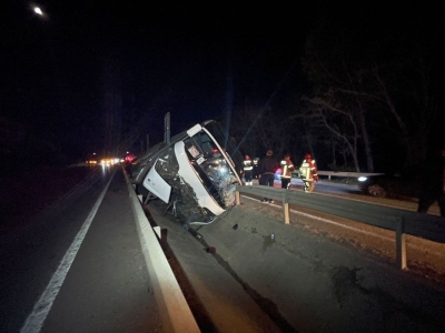 Öğrencileri taşıyan otobüs kaza yaptı: 3 kişi öldü 44 kişi yaralandı