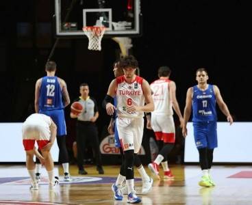 Türkiye FIBA Olimpiyat Elemeleri'nde Çekya'yı yendi