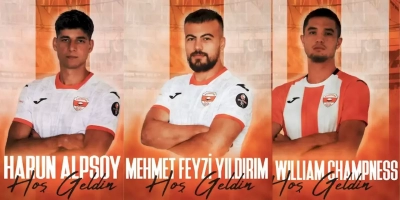 Adanaspor 3 futbolcuyu renklerine bağladı