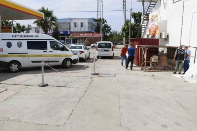 Akaryakıt istasyonunda infaz girişimi! 1 kişi başından vuruldu