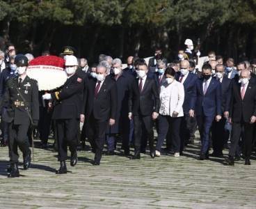 Devlet erkanından Anıtkabir çıkarması