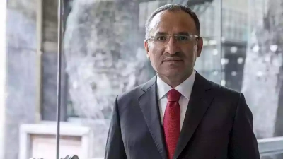 Bekir Bozdağ: Adalet mahkemelerde tecelli etsin Twitter'da değil