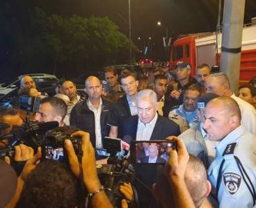 Netanyahu'nun korkusu gözlerinden okunuyor