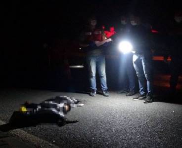 Otomobil altında 200 metre sürüklenen kişi hayatını kaybetti