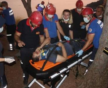 Sarıçam'da dengesini kaybeden kişi uçurumdan düştü