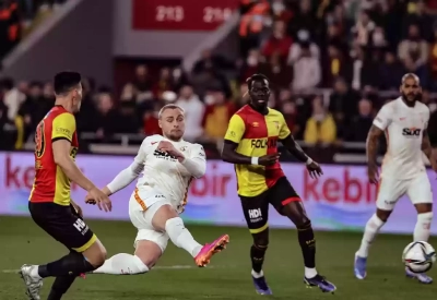 Galatasaray Haftalar Sonra 3 Puanla Tanıştı