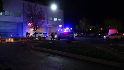 Kadınlar saç başa kavga etti, polis kavgada yaralandı