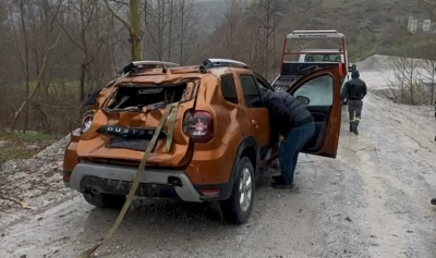 Kozan’da cip dere yatağına uçtu: 3 yaralı