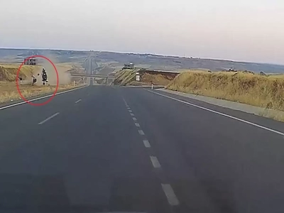 Diyarbakır'da motosiklet sürücüsü 14 takla attı