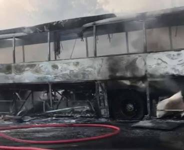 45 yolcu taşıyan otobüs alev alev yandı