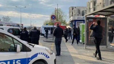 Yenimahalle’de polise bıçaklı saldırı