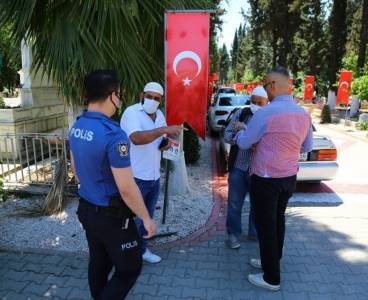 Adana mezarlıklarında 'korsan hoca' operasyonu