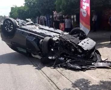 Ünlü oyuncu İlker Aksum Adana'da kaza yaptı