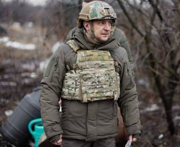 Vladimir Zelenskiy’den orduya moral ziyareti