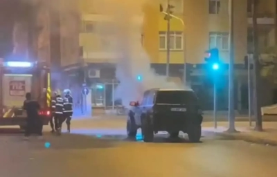 Kozan’da otomobil alevlere teslim oldu