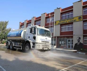 Yüreğir Belediyesi okullarda temizlik seferberliği başlattı