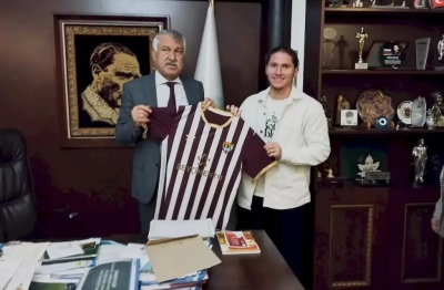 Adanalı futbolcudan Zeydan Karalar’a ziyaret