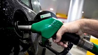 Benzin fiyatlarına bir indirim daha geldi