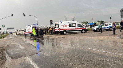 İmamoğlu’nda tarım işçilerini taşıyan otobüs kaza yaptı