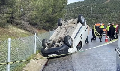 Polisten kaçan aracın takla atması sonucu 2 kişi öldü