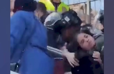 Kudüs'te İsrail askerinden kız çocuğuna şiddet