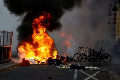 Fransa'nın Pkk'ya kucak açmasının bedeli: 31 polis yaralı